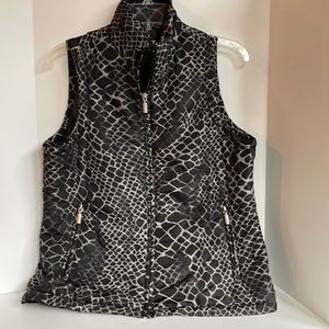 Jane Ashley mock neck zip front two zip pockets quilted vest size large